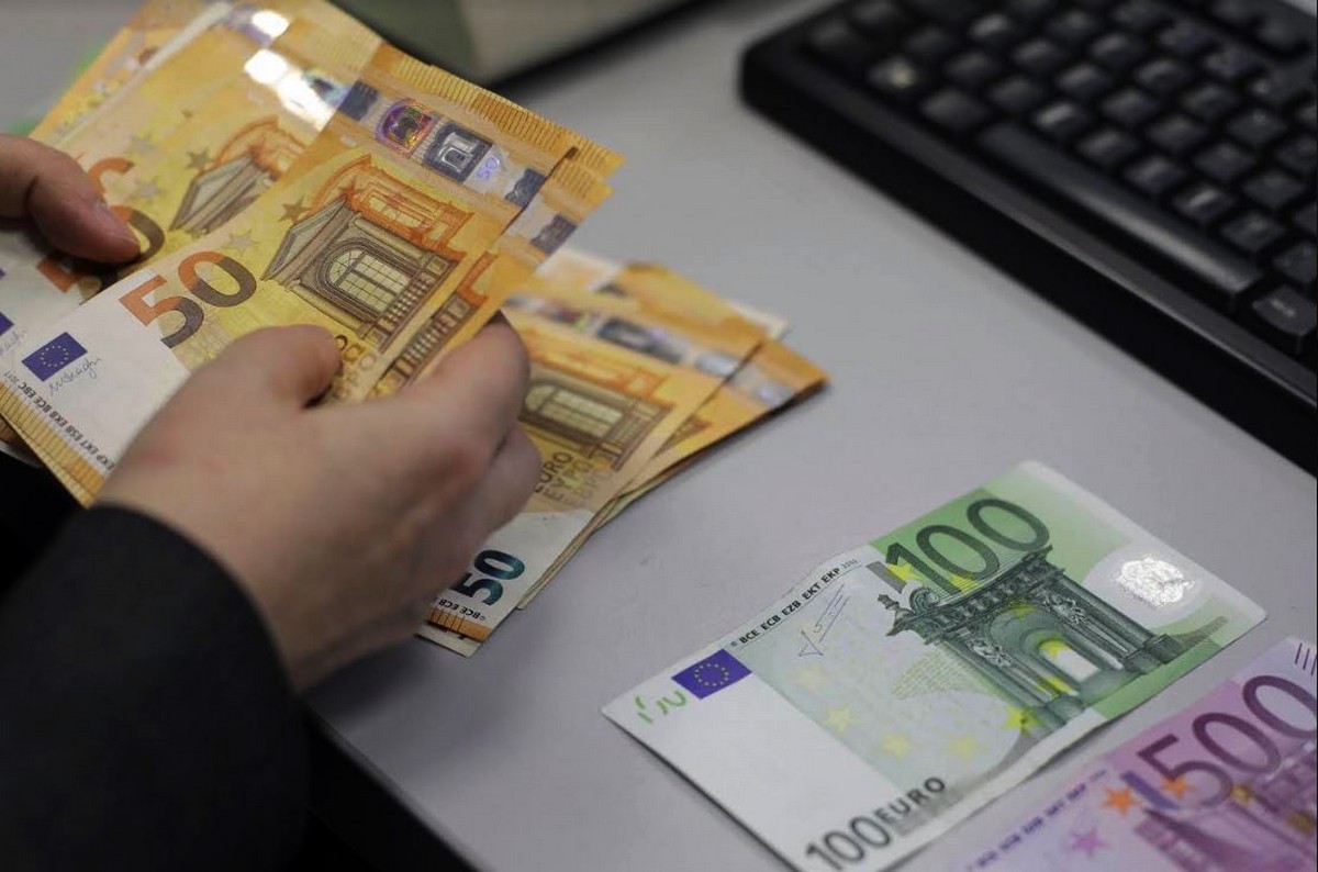 Curs valutar 14 septembrie 2022. Euro urcă din nou, cotații surprinzătoare