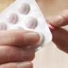 Ce trebuie să știi despre Ibuprofen: pentru ce se recomandă și ce reacții adverse poate avea?