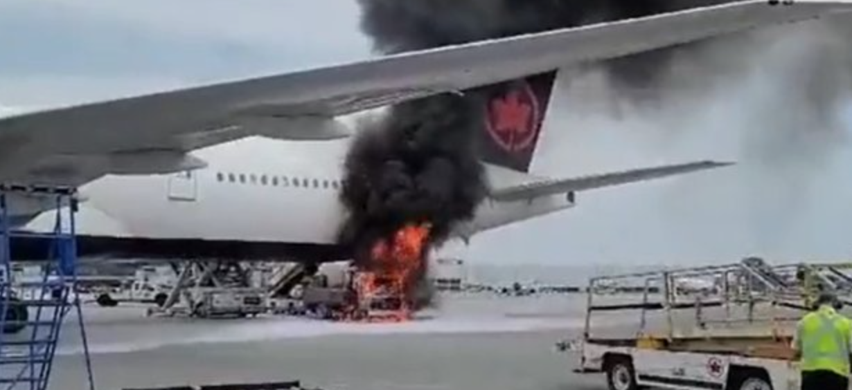 Un avion de pasageri a luat foc! Starea pasagerilor