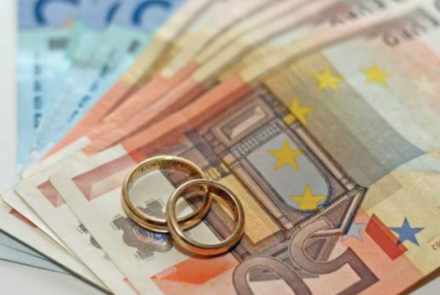 ANAF a stabilit cu câți bani se va impozita darul de nuntă