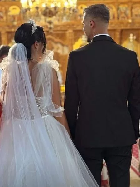 Nuntă în familia Mireasa! Unul dintre cele mai îndrăgite cupluri s-a căsătorit religios. Primele imagini de la eveniment