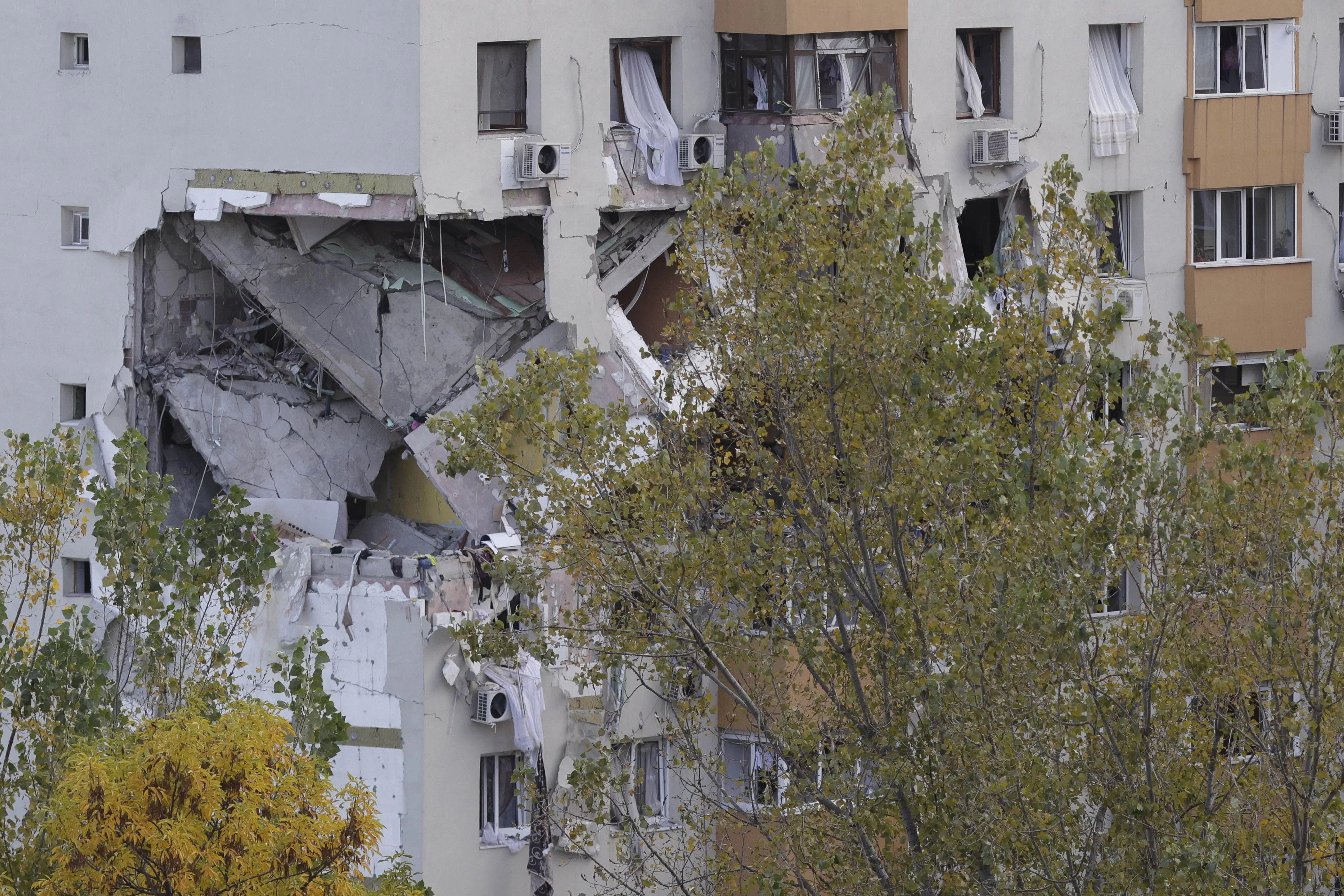 A doua explozie la blocul din Rahova. Mărturia locatarilor a schimbat cursul anchetei penale